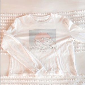 White long sleeve with the wave in sun